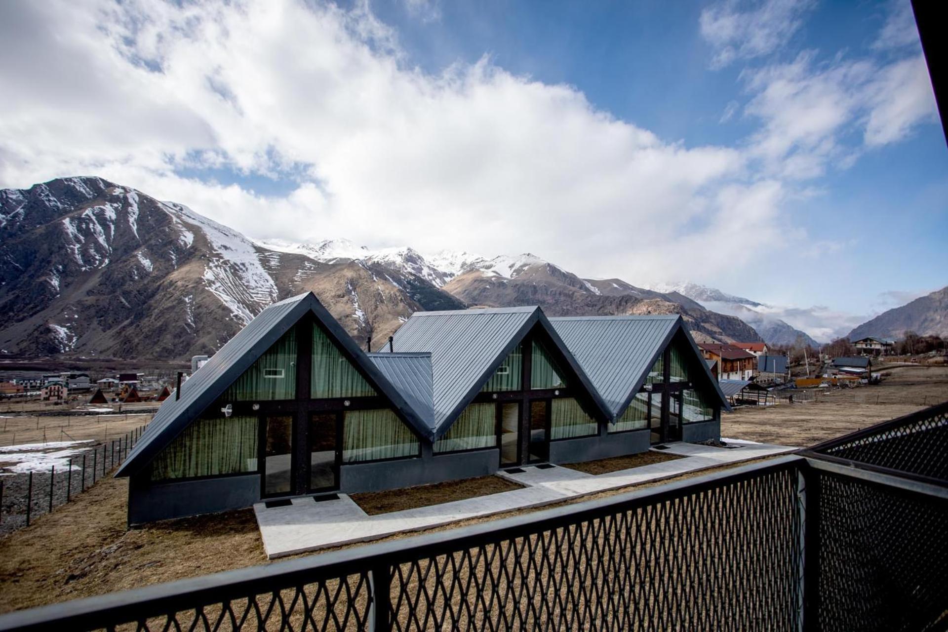 Kazbegi View Cottages Екстериор снимка